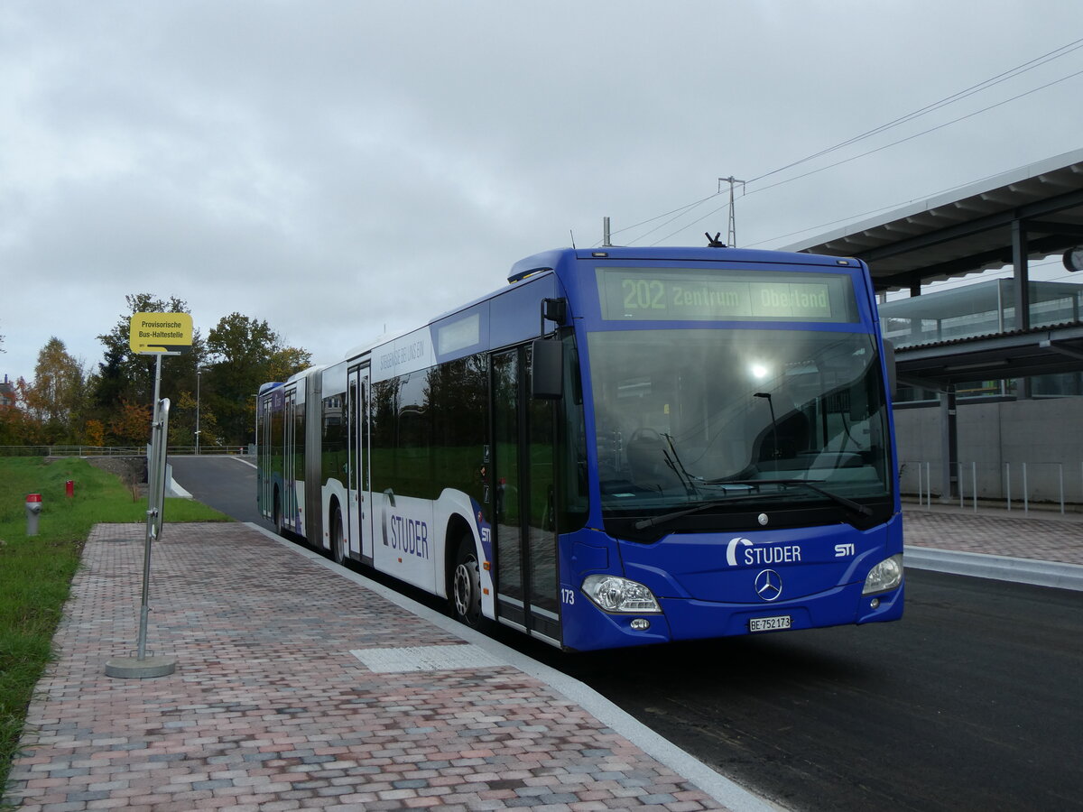 (268'255) - STI Thun - Nr. 173/BE 752'173 - Mercedes am 19. Oktober 2024 beim Bahnhof Steffisburg (prov. Haltestelle)