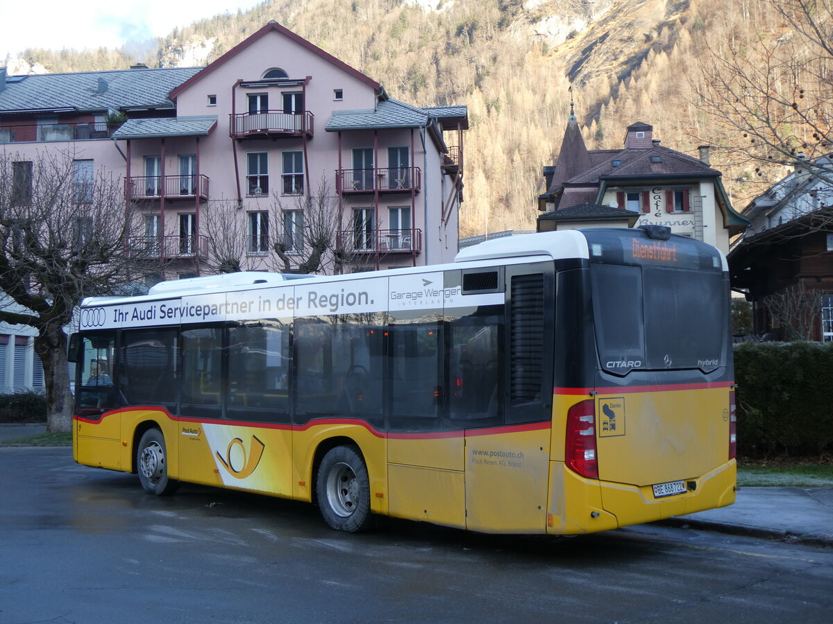 (269'935) - Fl�ck, Brienz - Nr. 22/BE 868'722/PID 11'213 - Mercedes am 17. Dezember 2024 in Meiringen, Postautostation
