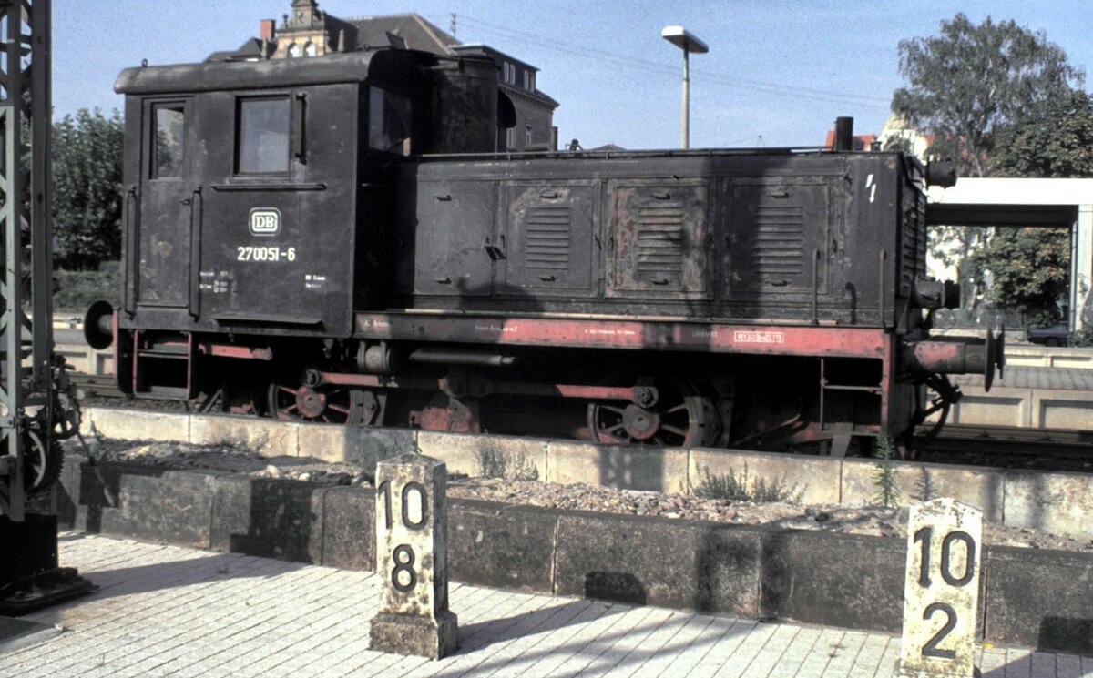 270 051-6 in Sinsheim im September 1992.