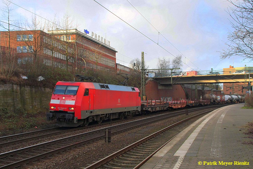27/01/2015:
152 046 mit Containetragwagenzug in Hamburg-Harburg auf dem Weg nach Süden