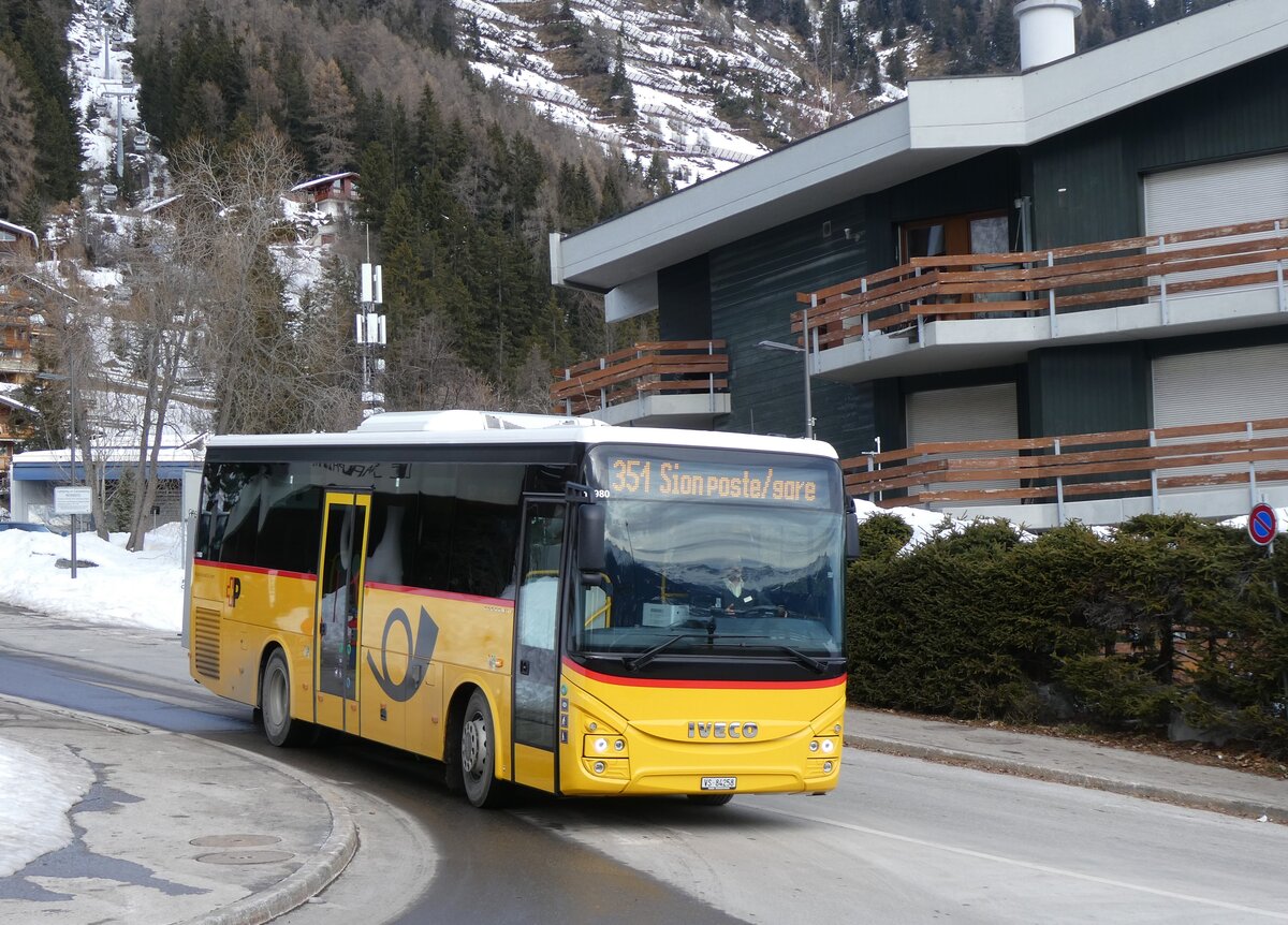 (270'561) - Buchard, Leytron - VS 84'258/PID 11'980 - Iveco am 2. Januar 2025 in Anz�re, T�l�cabine