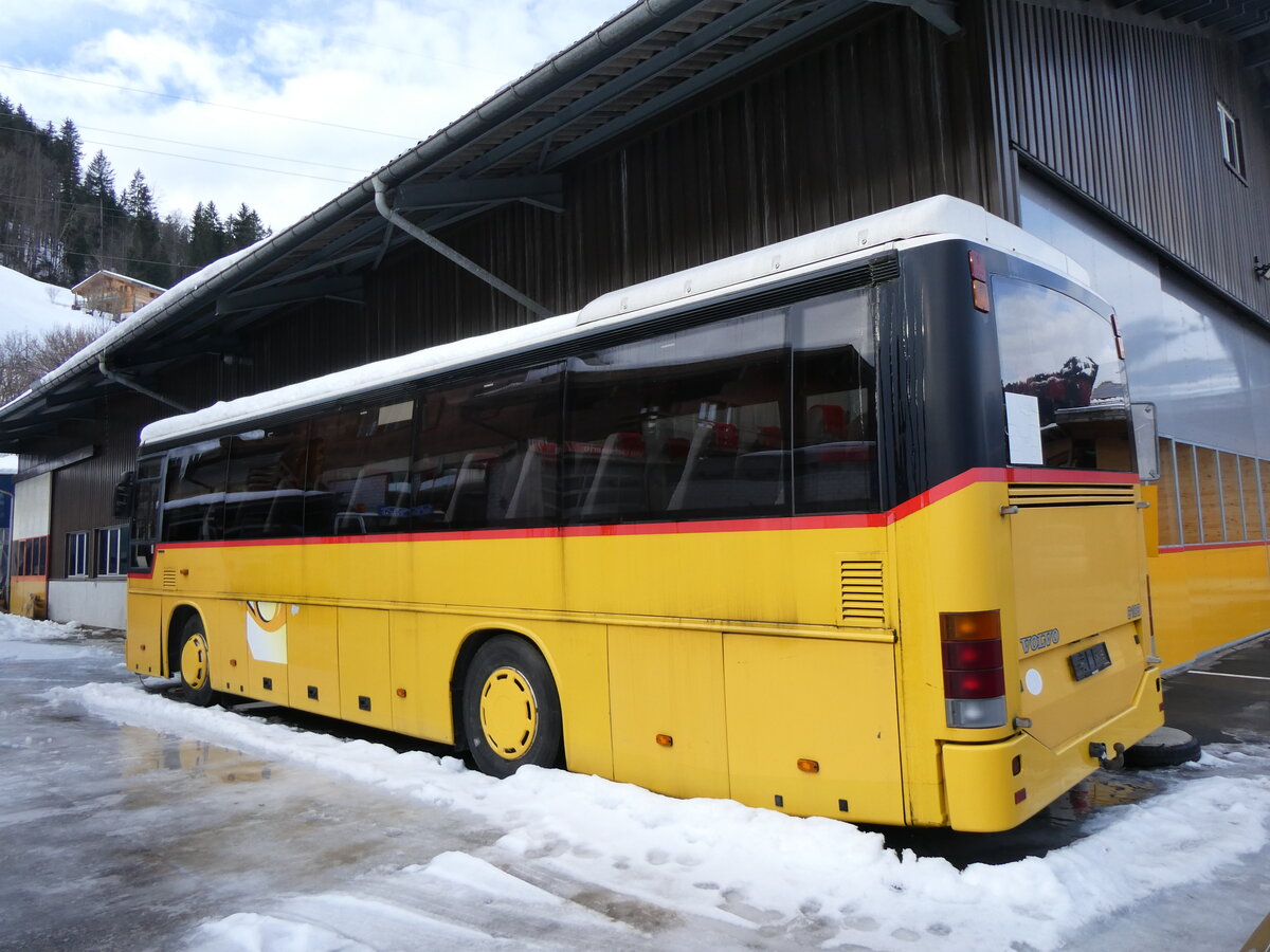 (270'711) - K�bli, Gstaad - PID 1862 - Volvo (ex Nr. 0) am 6. Januar 2025 in Gstaad, Garage