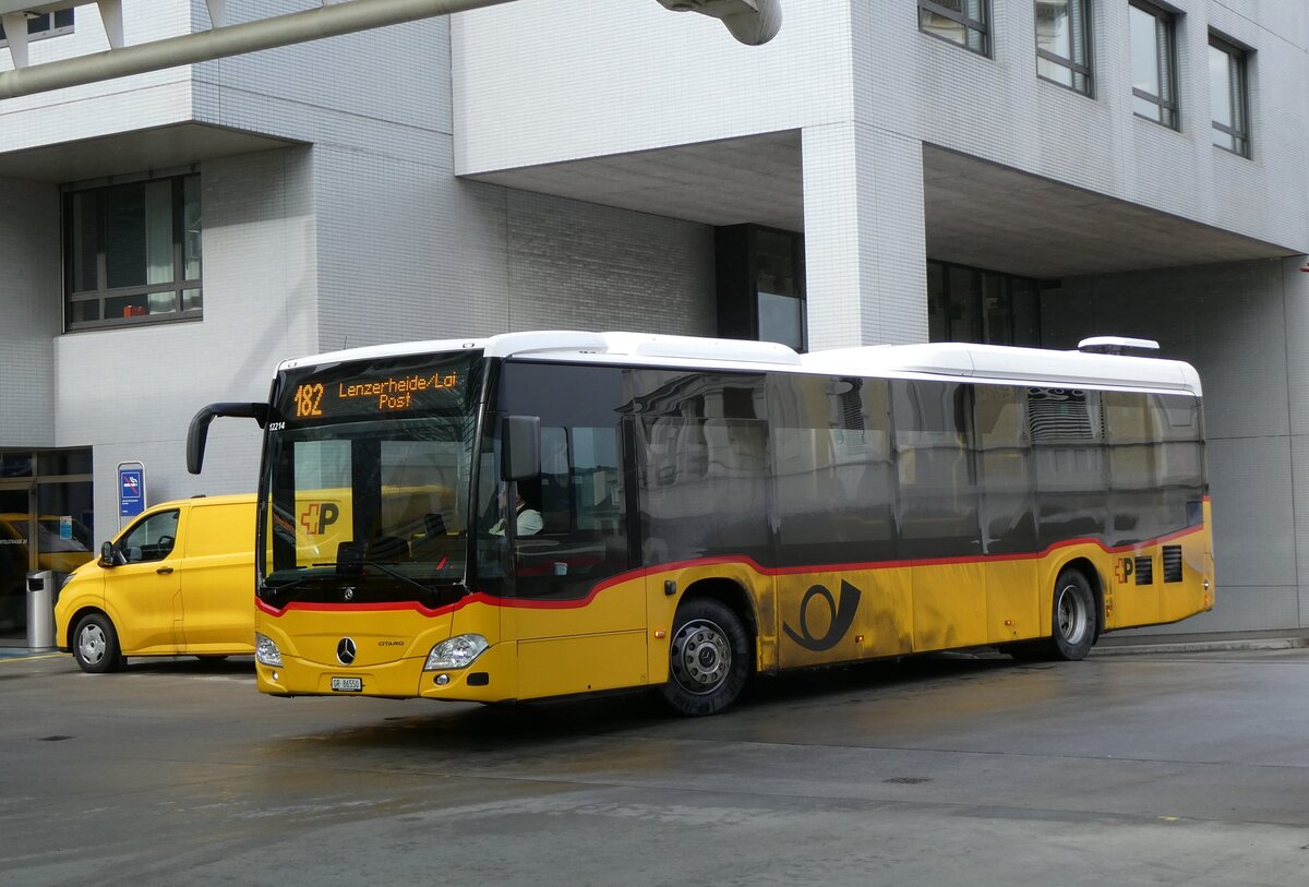 (271'983) - PostAuto Graub�nden - GR 86'550/PID 12'214 - Mercedes am 14. Februar 2025 in Chur, Postautostation