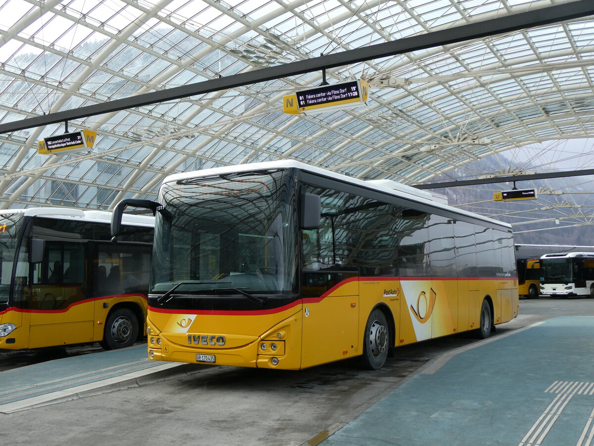 (271'994) - PostAuto Graub�nden - GR 170'435/PID 11'311 - Iveco am 14. Februar 2025 in Chur, Postautostation