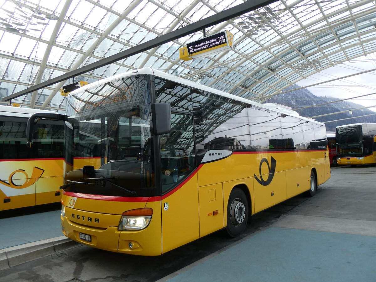 (272'003) - PostAuto Graub�nden - GR 179'704/PID 11'304 - Setra am 14. Februar 2025 in Chur, Postautostation