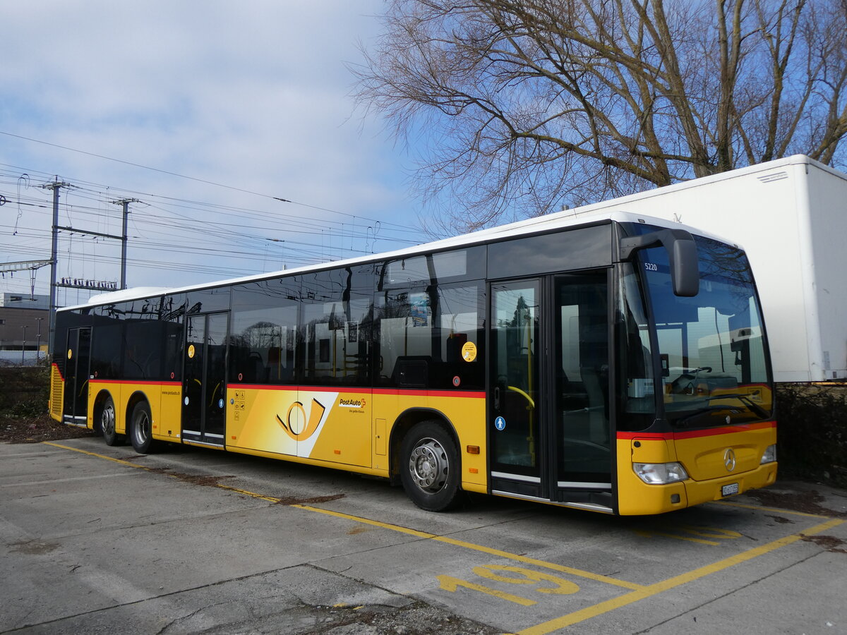(272'066) - CarPostal Ouest - VD 617'055/PID 5220 - Mercedes (ex PostAuto Ostschweiz; ex PostAuto Ostschweiz Nr. 8) am 15. Februar 2025 in Yverdon, Garage