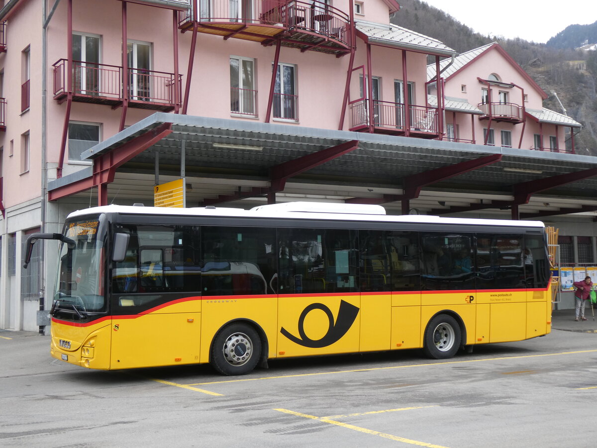 (272'251) - Fl�ck, Brienz - Nr. 27/BE 868'727/PID 11'669 - Iveco am 20. Februar 2025 in Meiringen, Postautostation