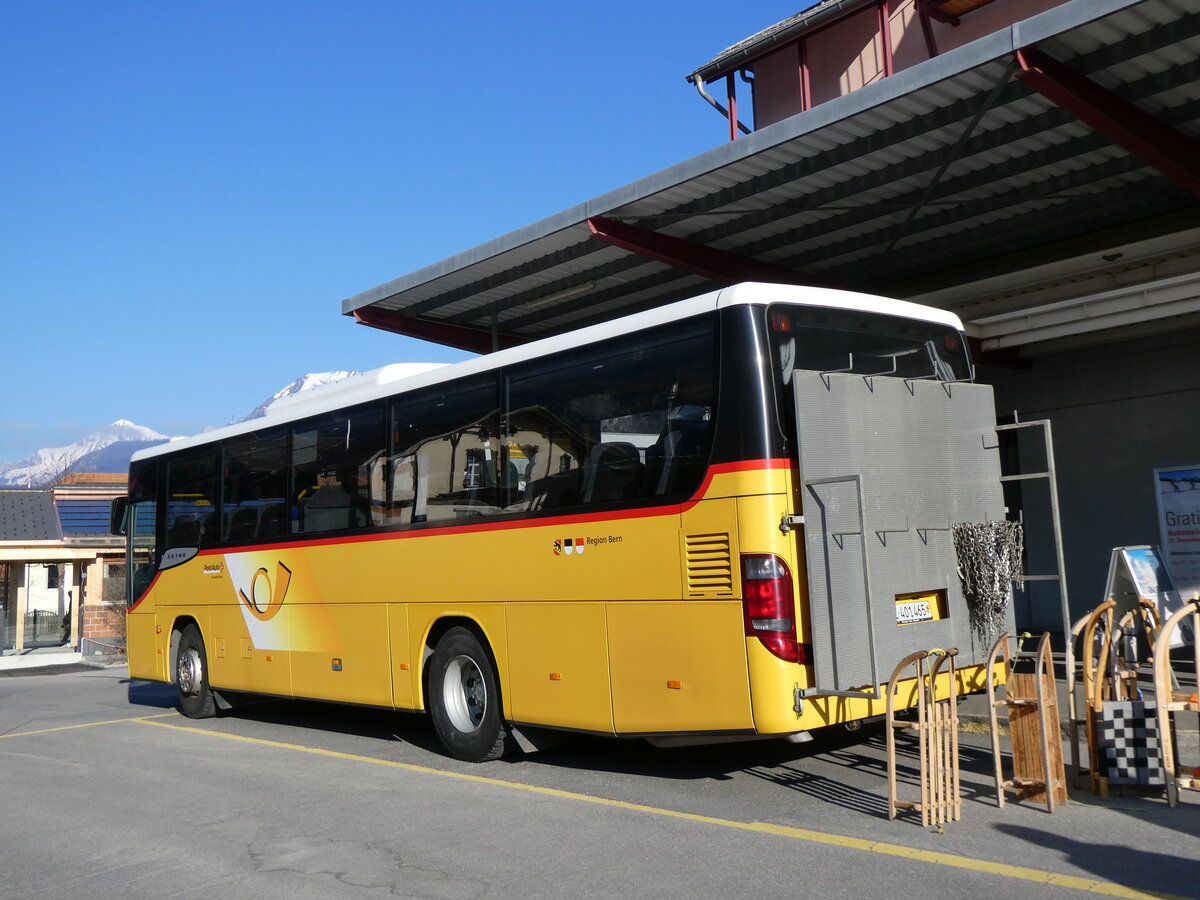 (272'571) - PostAuto Bern - BE 401'465/PID 4715 - Setra (ex AVG Meiringen Nr. 65) am 2. M�rz 2025 in Meiringen, Postautostation