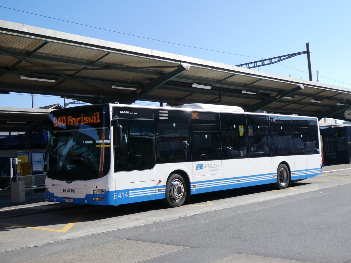 (272'642) - BOTG Amriswil - Nr. 414/TG 693 - MAN am 4. Mrz 2025 beim Bahnhof Romanshorn
