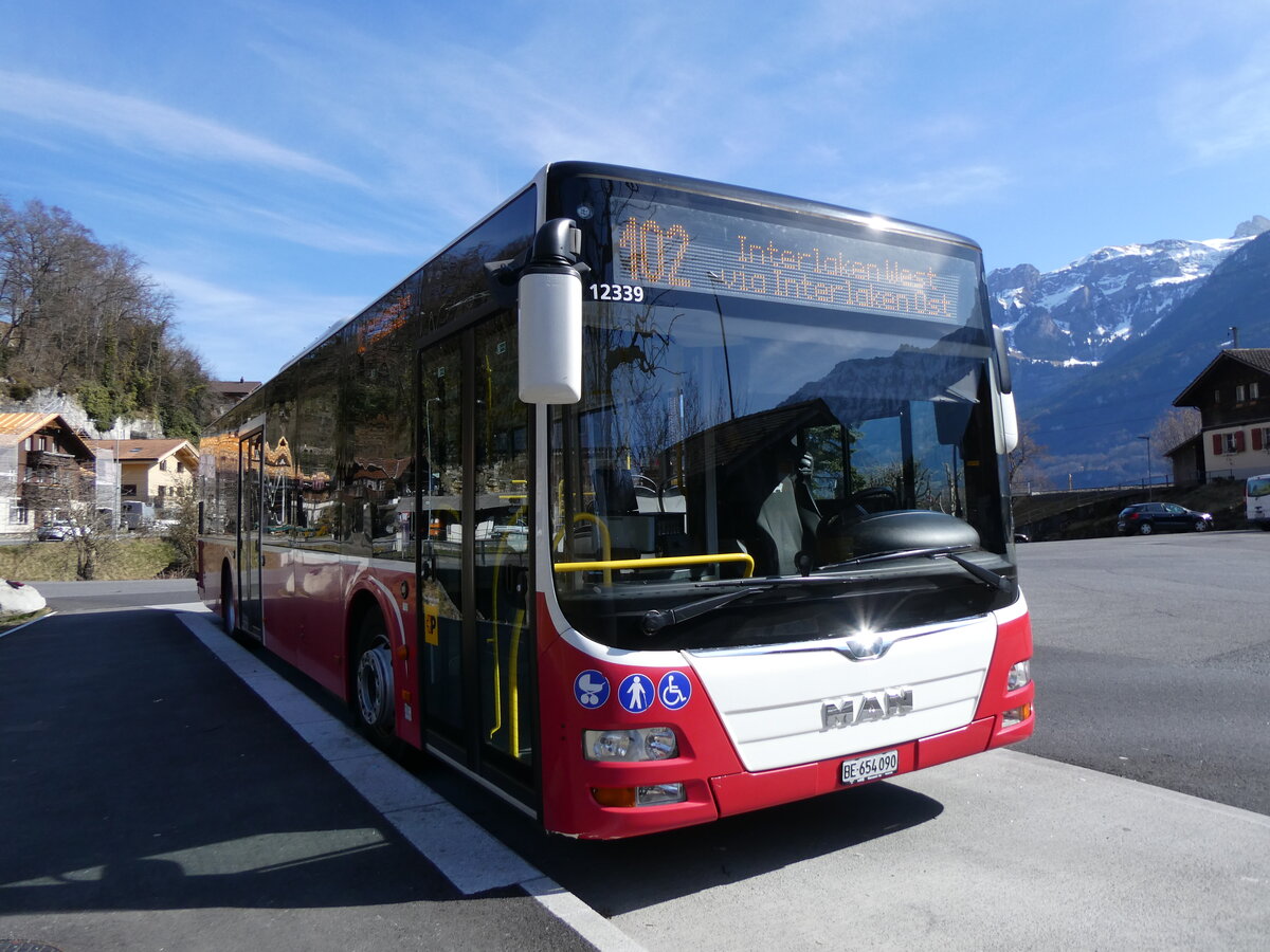 (272'670) - PostAuto Bern - BE 654'090/PID 12'339 - MAN (ex Dr. Richard, A-Wien Nr. 1419) am 7. Mrz 2025 in Ringgenberg, Sge