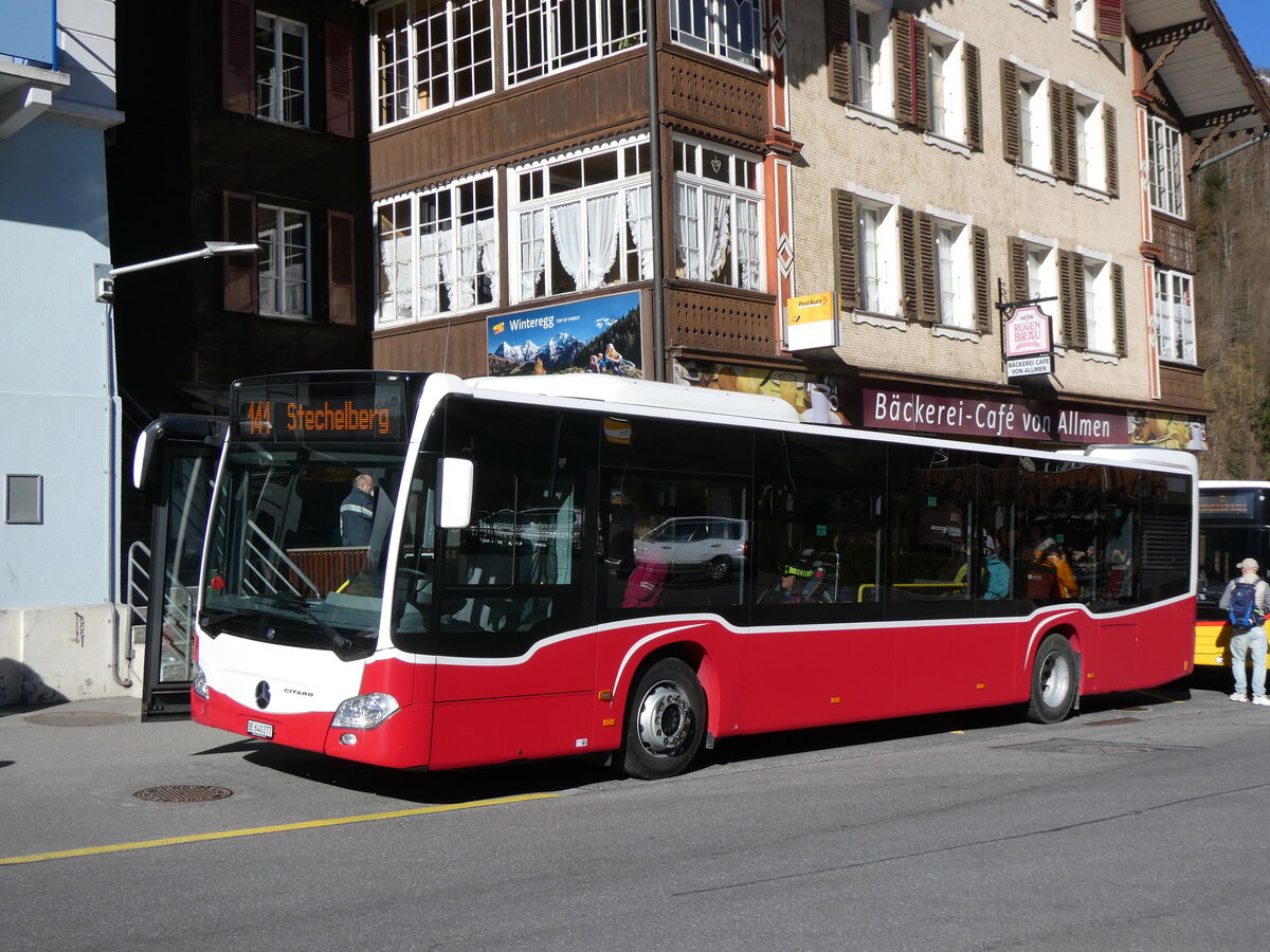 (272'685) - PostAuto Bern - BE 640'277/PID 12'318 - Mercedes (ex Wiener Linien, A-Wien Nr. 8158) am 8. Mrz 2025 beim Bahnhof Lauterbrunnen