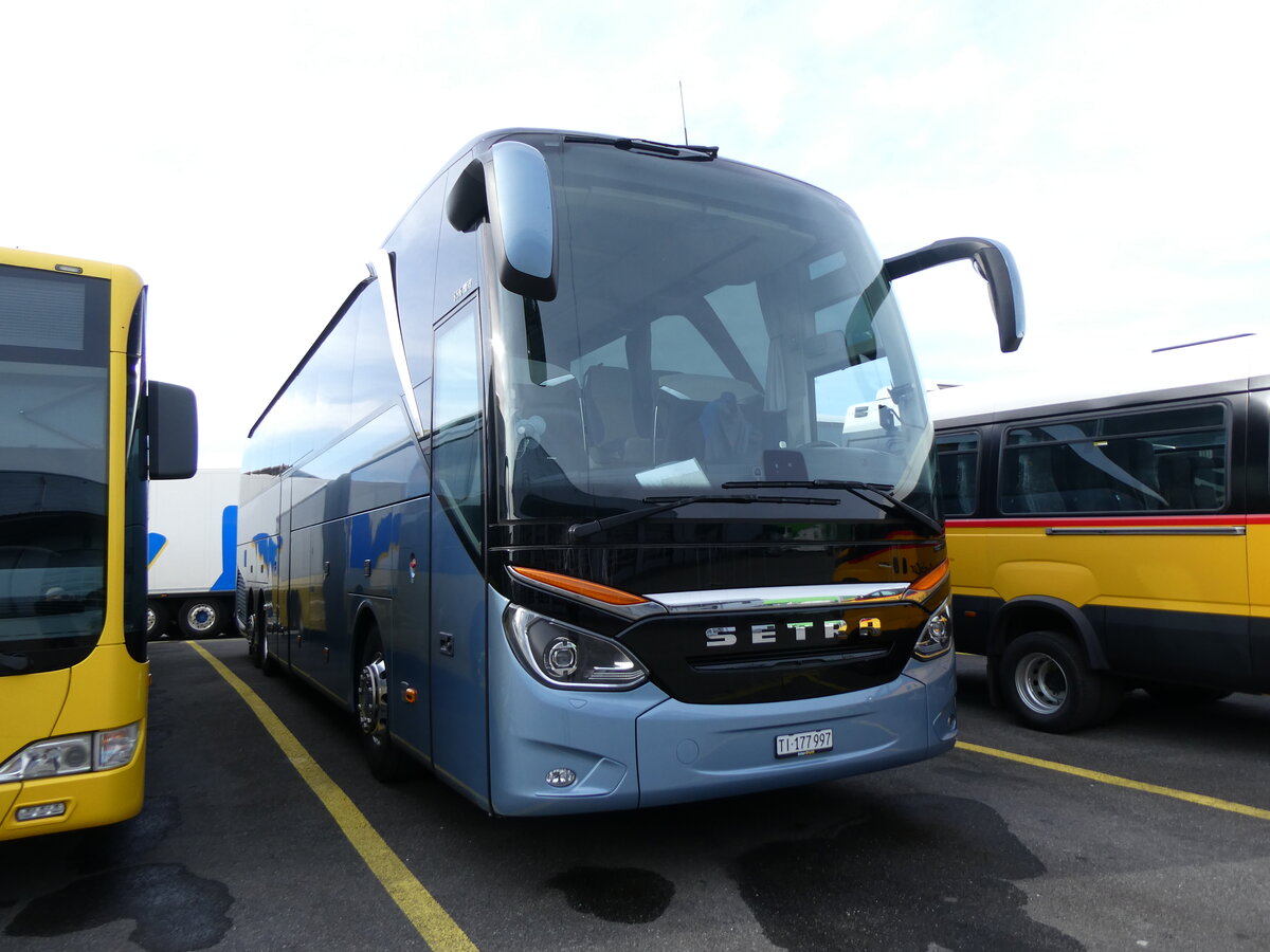 (272'712) - Bellotti, Arbedo-Castione - TI 177'997 - Setra am 9. Mrz 2025 in Kerzers, Interbus