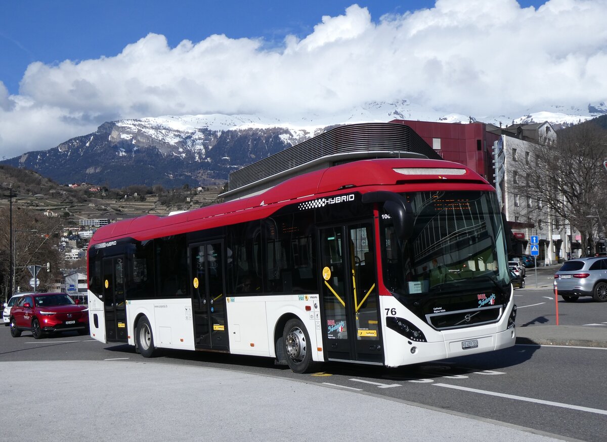 (272'757) - PostAuto Wallis - Nr. 76/VS 459'700/PID 10'639 - Volvo am 11. Mrz 2025 beim Bahnhof Sion