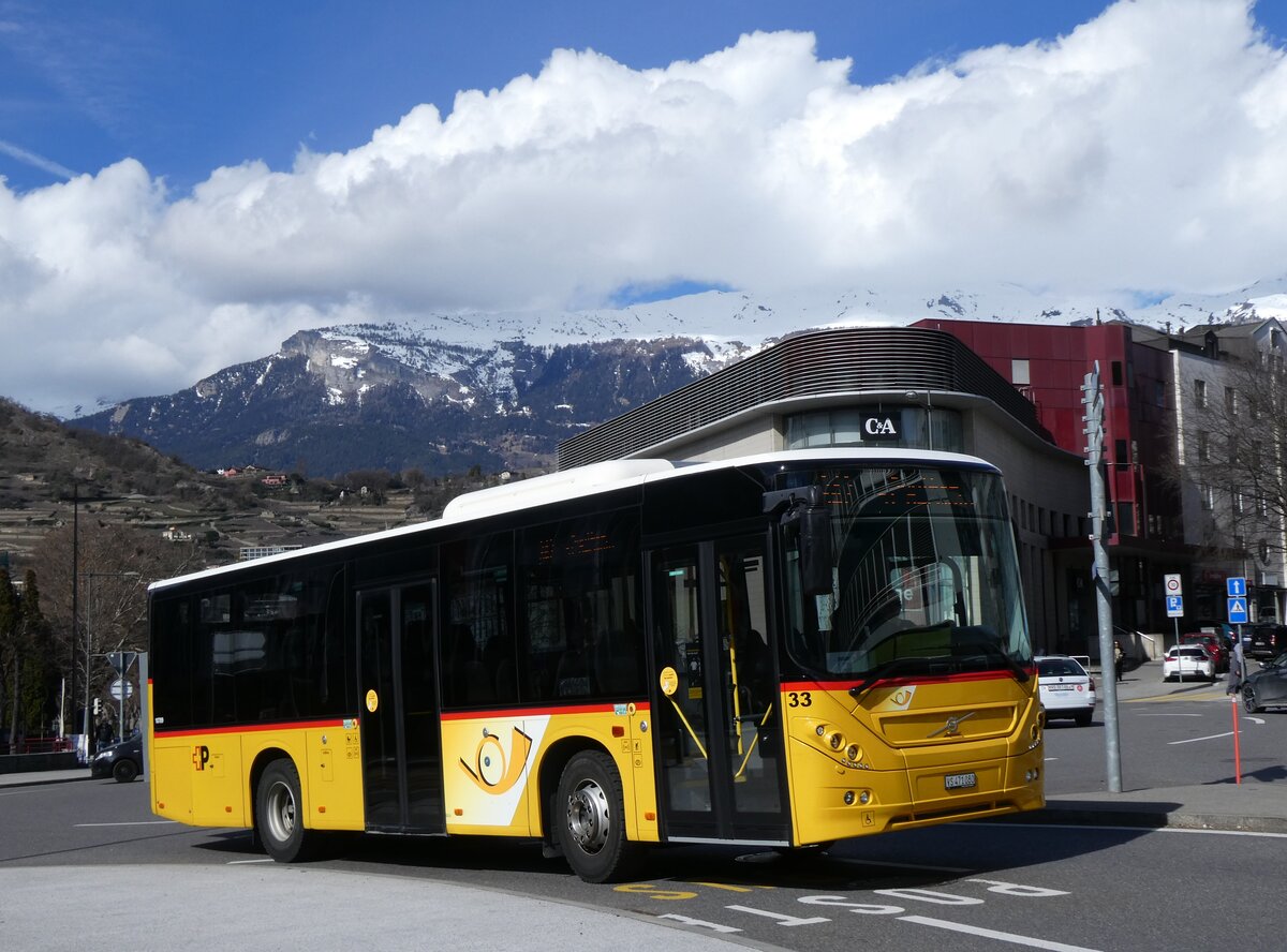 (272'780) - PostAuto Wallis - Nr. 33/VS 471'080/PID 10'789 - Volvo (ex TRD, Savise) am 11. Mrz 2025 beim Bahnhof Sion