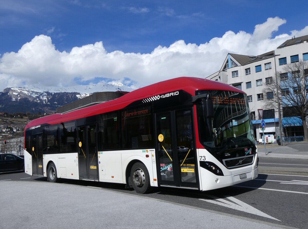 (272'792) - PostAuto Wallis - Nr. 73/VS 211'611/PID 5520 - Volvo (ex Lathion, Sion Nr. 73) am 11. Mrz 2025 beim Bahnhof Sion