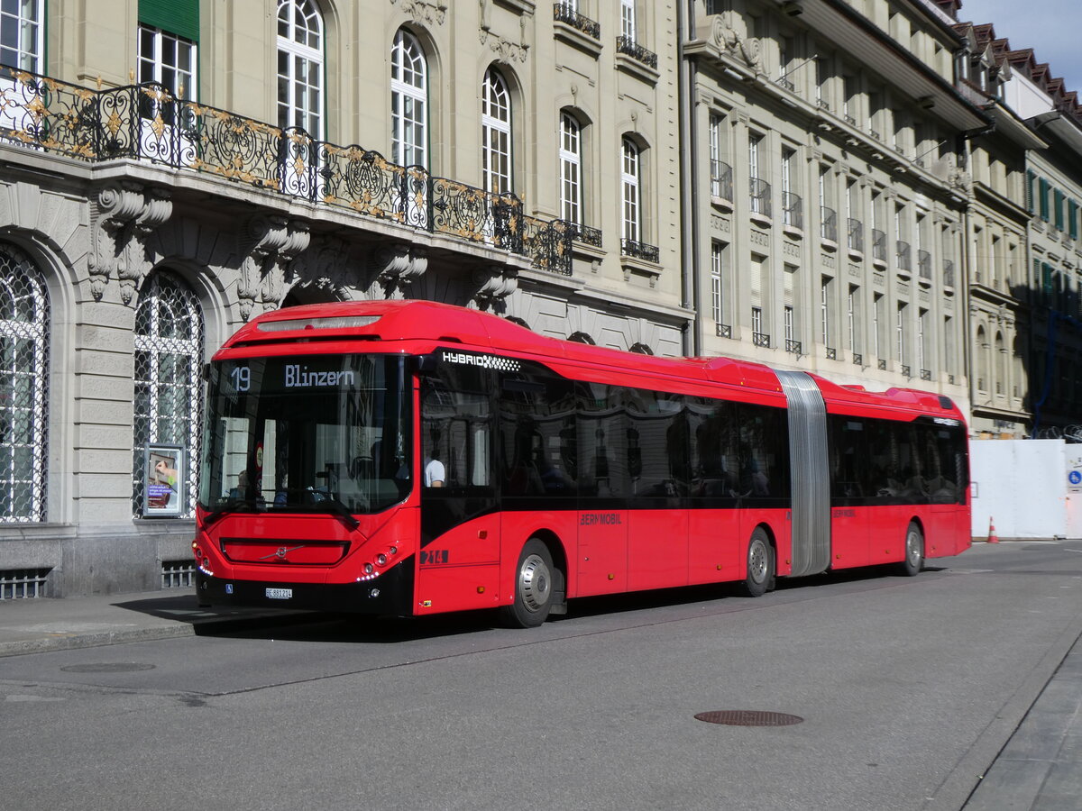 (272'850) - Bernmobil, Bern - Nr. 214/BE 881'214 - Volvo am 13. Mrz 2025 in Bern, Bundesplatz