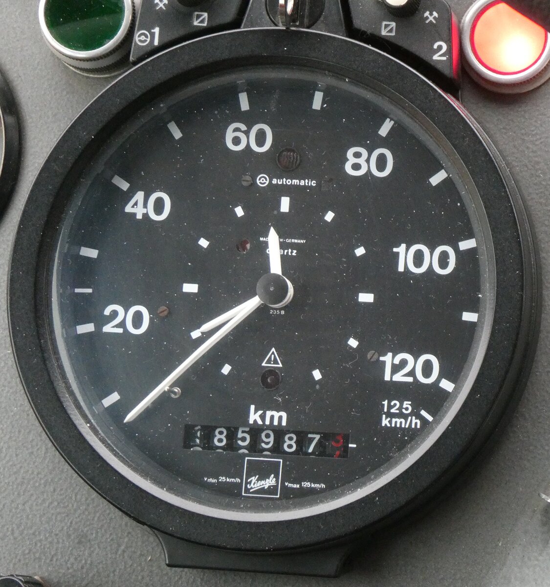 (272'999) - Keller, Niederwil - Nr. 4/SG 53'102 - Saurer/R&J (ex Keller, Hottwil Nr. 5/PID 1270; ex P 25'303; ex P 25'254) am 15. Mrz 2025 in Derendingen, Enter (Detailaufnahme - 1'185'987,3 Kilometer)