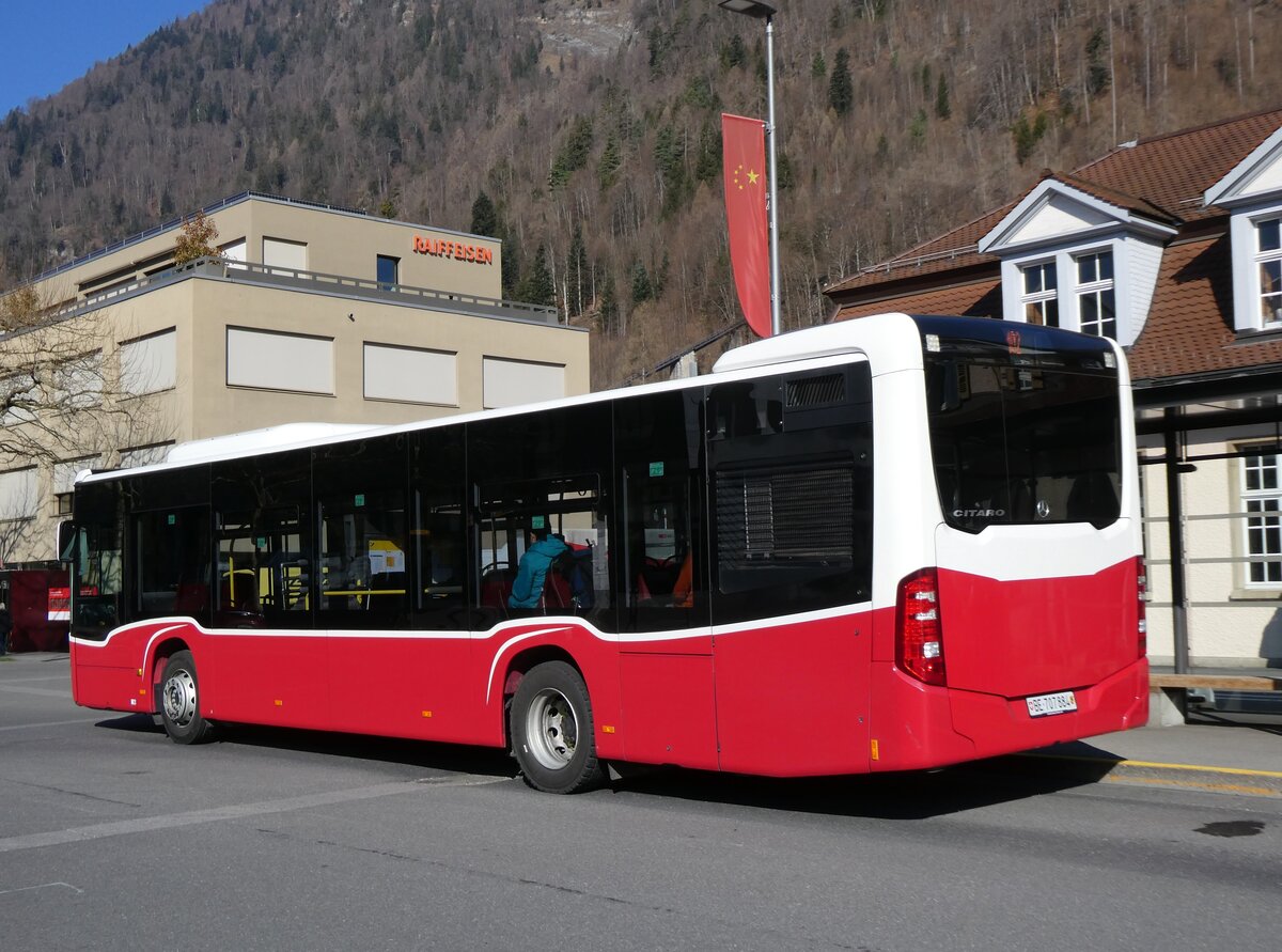 (273'055) - PostAuto Bern - BE 707'884/PID 12'414 - Mercedes (ex Wiener Linien, A-Wien Nr. 8154) am 18. Mrz 2025 beim Bahnhof Interlaken Ost