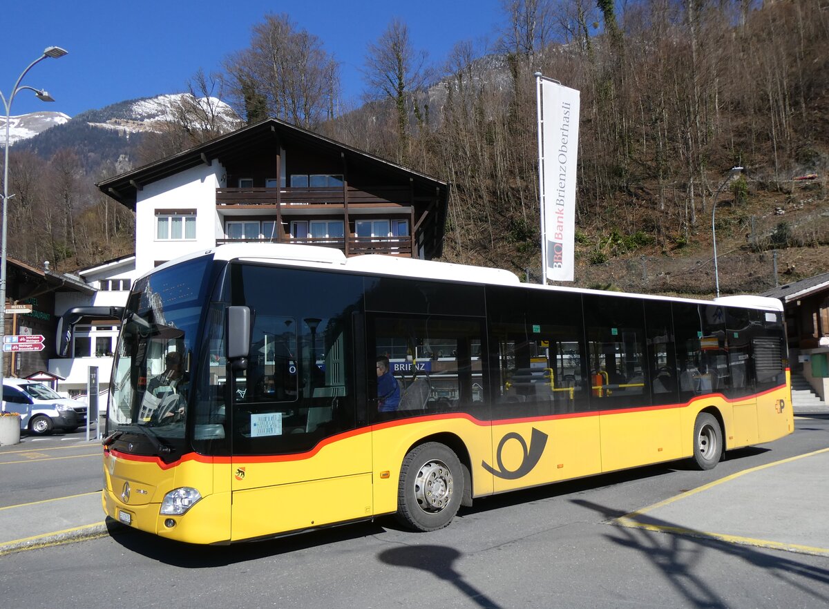 (273'061) - Flck, Brienz - Nr. 10/BE 13'878/PID 11'685 - Mercedes (ex PostAuto Bern) am 18. Mrz 2025 beim Bahnhof Brienz
