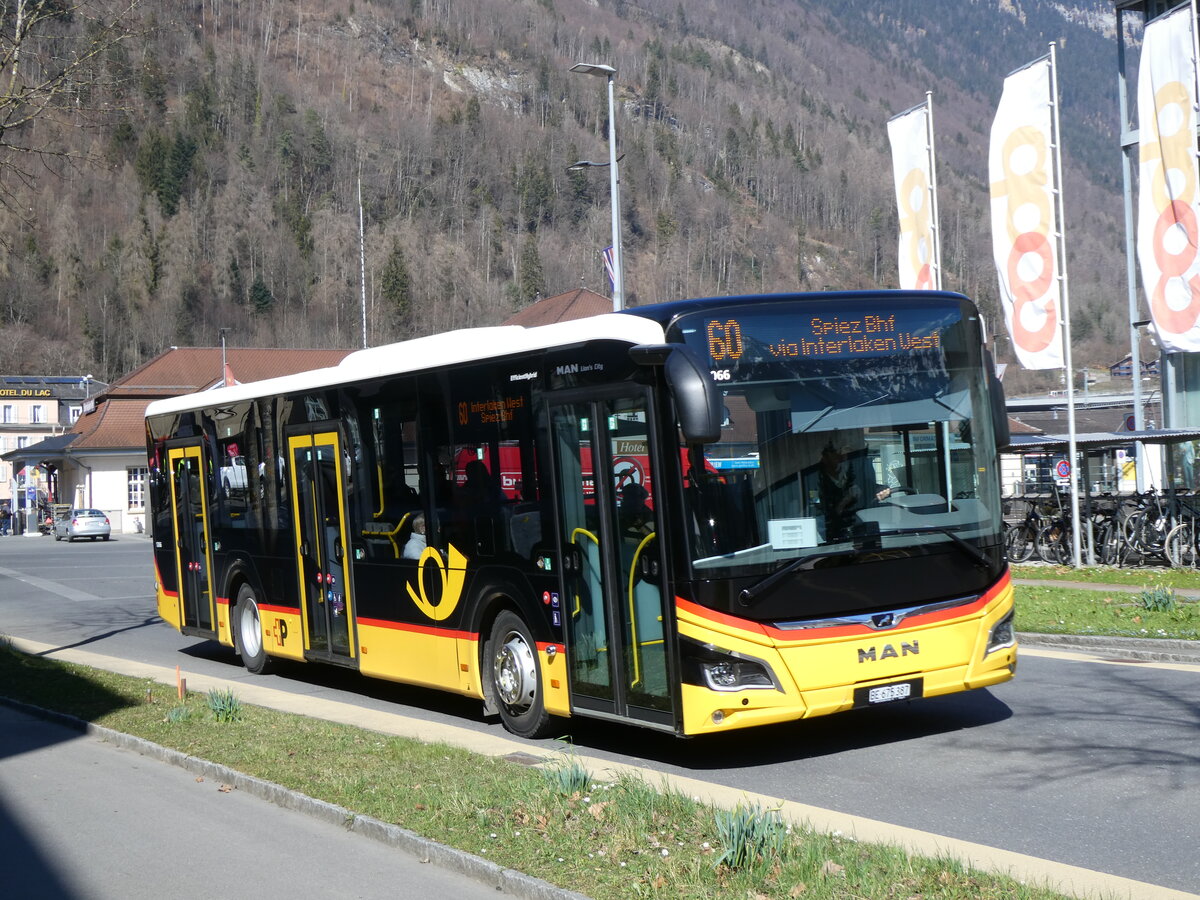 (273'074) - PostAuto Bern - BE 675'387/PID 12'066 - MAN am 18. Mrz 2025 beim Bahnhof Interlaken Ost