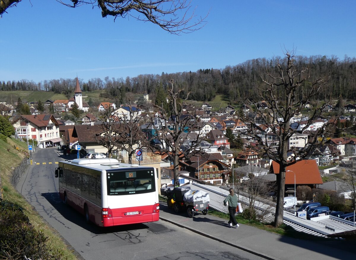 (273'080) - PostAuto Bern - BE 90'275/PID 12'337 - MAN (ex Dr. Richard, A-Wien Nr. 1413) am 20. Mrz 2025 in Spiez, Seestrasse