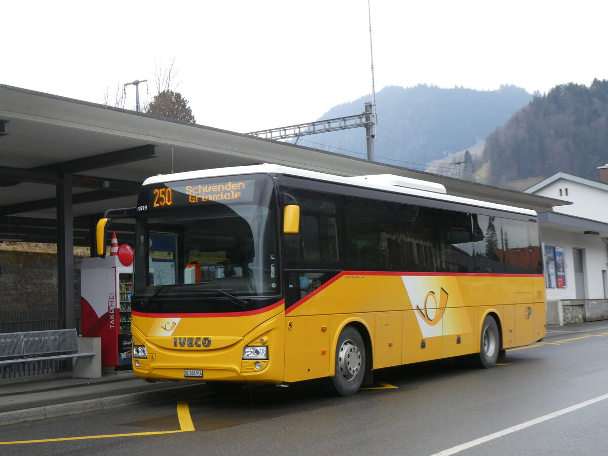 (273'187) - Spring, Schwenden - BE 368'914/PID 10'313 - Iveco am 26. Mrz 2025 beim Bahnhof Oey-Diemtigen