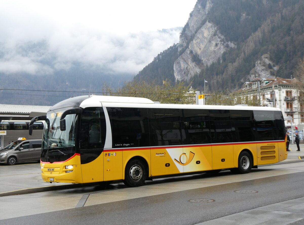 (273'194) - PostAuto Bern - Nr. 71/BE 412'071/PID 11'071 - MAN (ex PostAuto Zentralschweiz Nr. 20; ex Dillier, Sarnen Nr. 20) am 26. Mrz 2025 beim Bahnhof Interlaken West