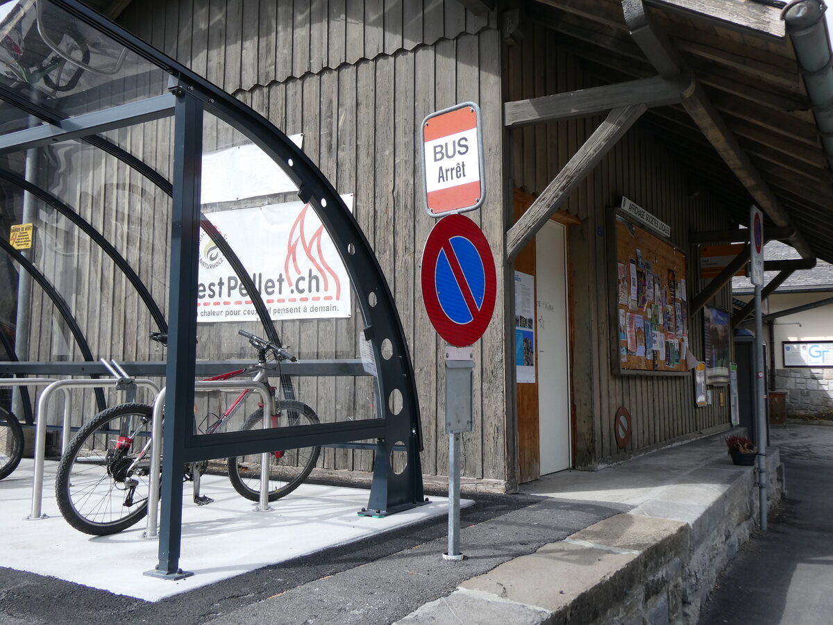 (273'207) - AOMC-Haltestelle am 27. M�rz 2025 beim Bahnhof Les Diablerets