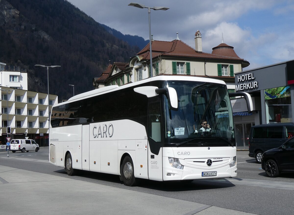 (273'306) - Aus Polen: Caro, Olkusz - WGM 64'374 - Mercedes am 28. Mrz 2025 beim Bahnhof Interlaken West