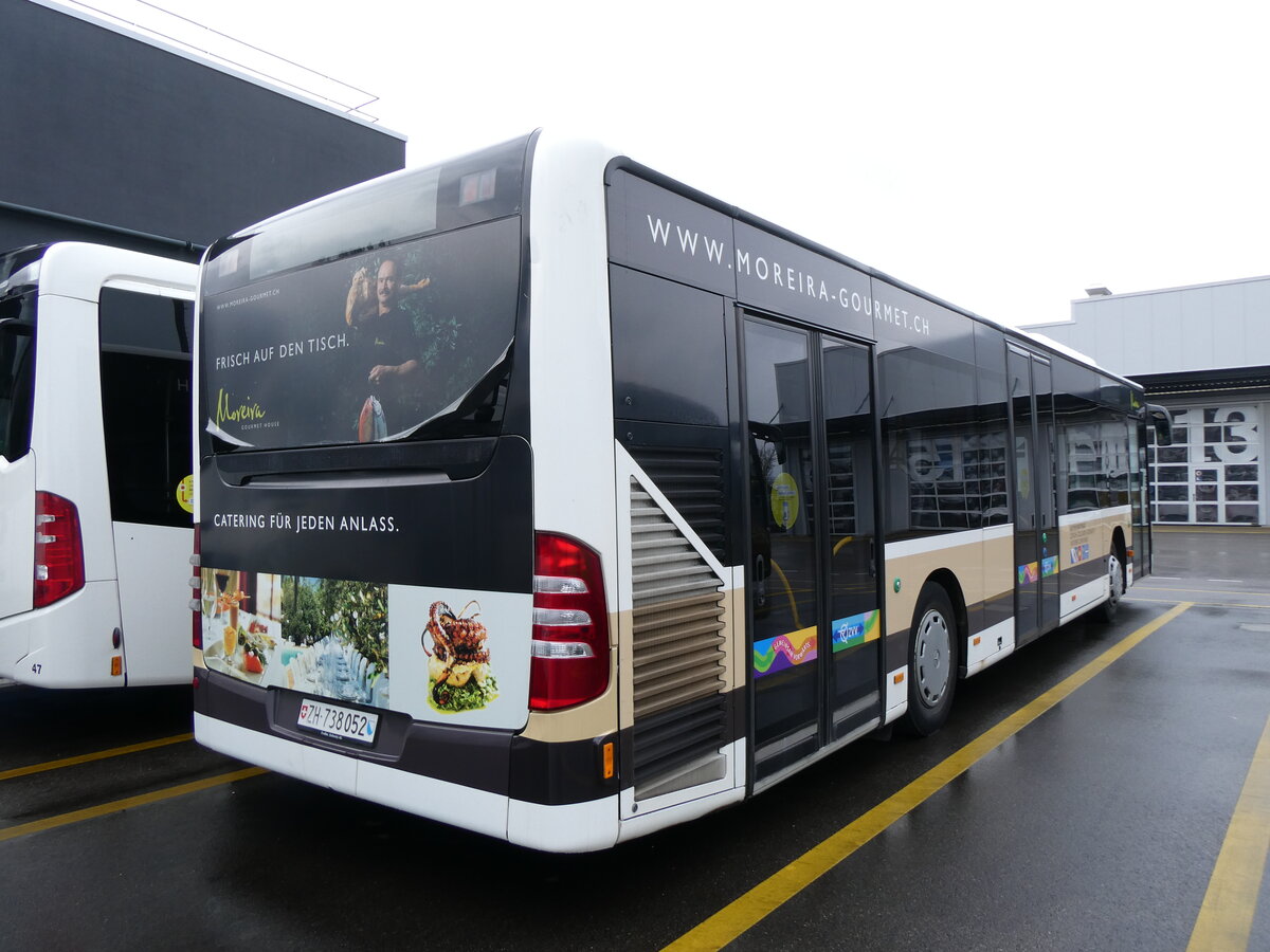 (273'396) - AZZK Zollikon - Nr. 52/ZH 738'052 - Mercedes am 29. Mrz 2025 in Winterthur, Daimler Buses