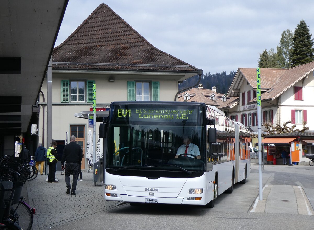 (273'451) - Hfliger, Sursee - Nr. 8/LU 267'507 - MAN (ex St. Gallerbus, St. Gallen Nr. 276) am 31. Mrz 2025 beim Bahnhof Langnau