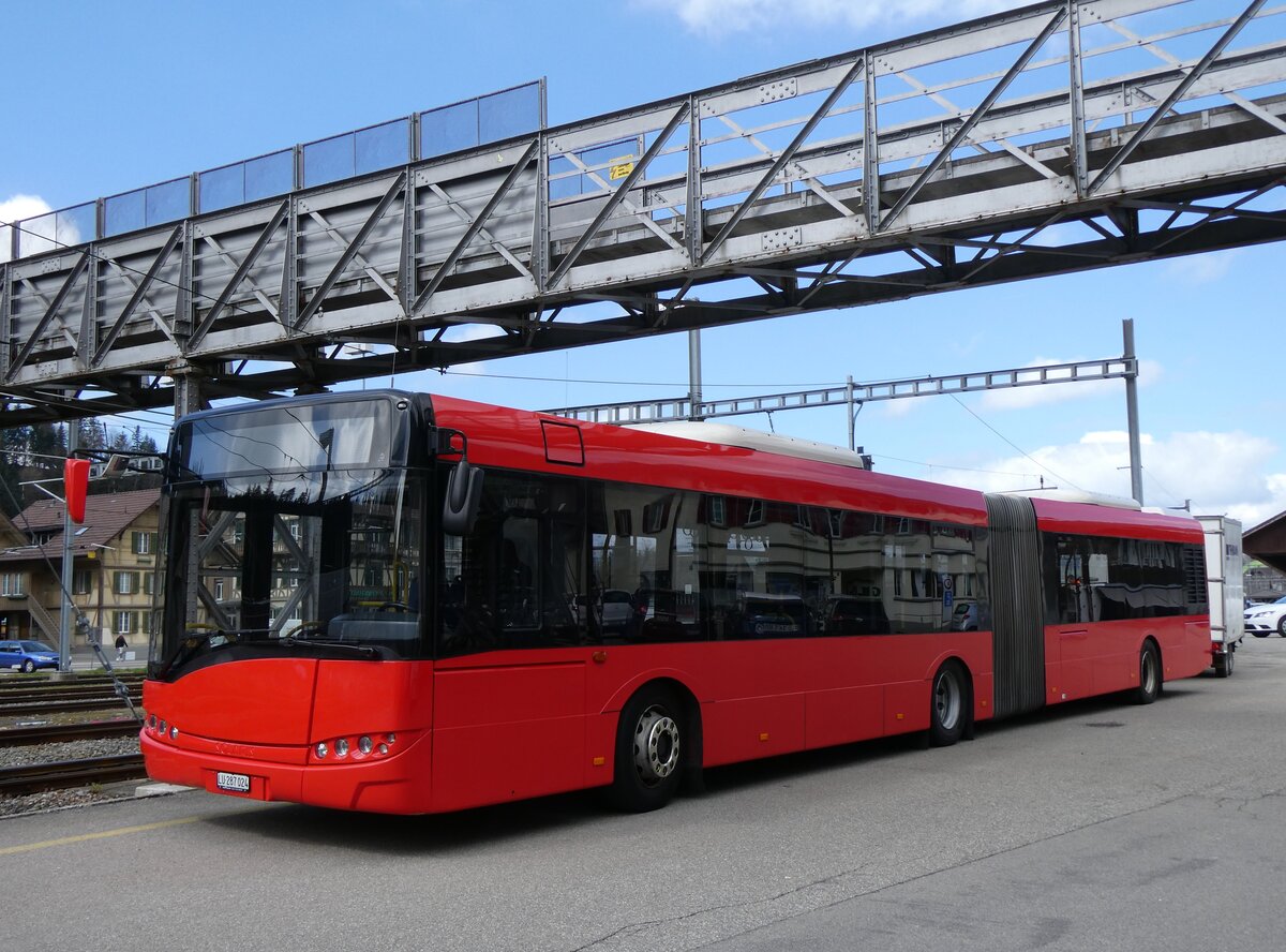 (273'459) - Hfliger, Sursee - Nr. 6/LU 287'024 - Solaris (ex LBB Obertiefenbach, D-Beselich; ex Dahmetal, D-Ratzeburg Nr. 326; ex SVB Pforzheim/D Nr. 217) am 31. Mrz 2025 beim Bahnhof Langnau 