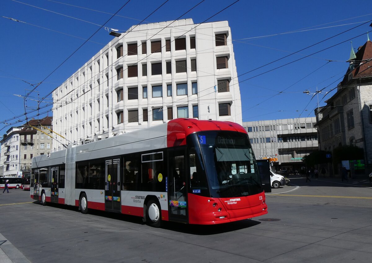 (273'513) - SW Winterthur - Nr. 131 - Hess/Hess Gelenktrolleybus am 2. April 2025 beim Hauptbahnhof Winterthur