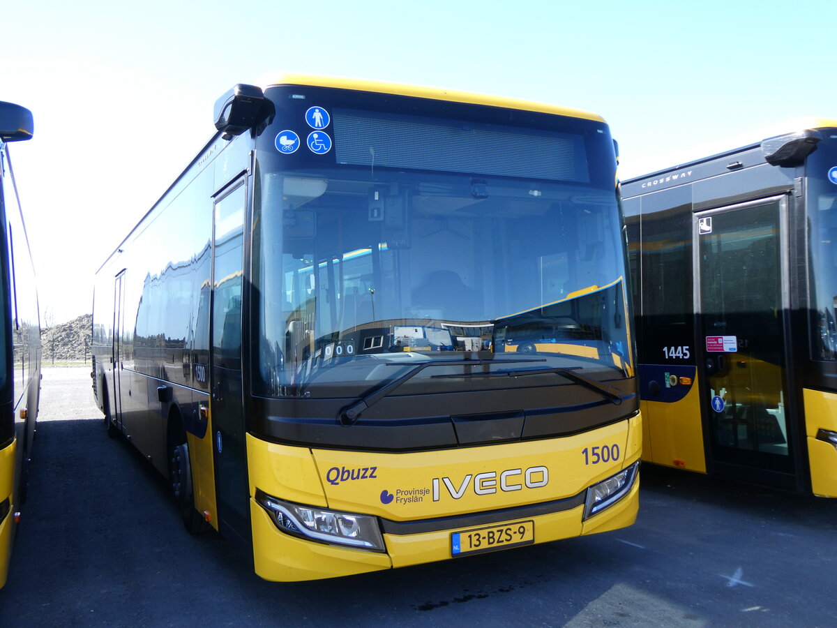 (273'632) - Qbuzz, Groningen - Nr. 1500/13-BZS-9 - Iveco am 5. April 2025 in Dokkum, Garage