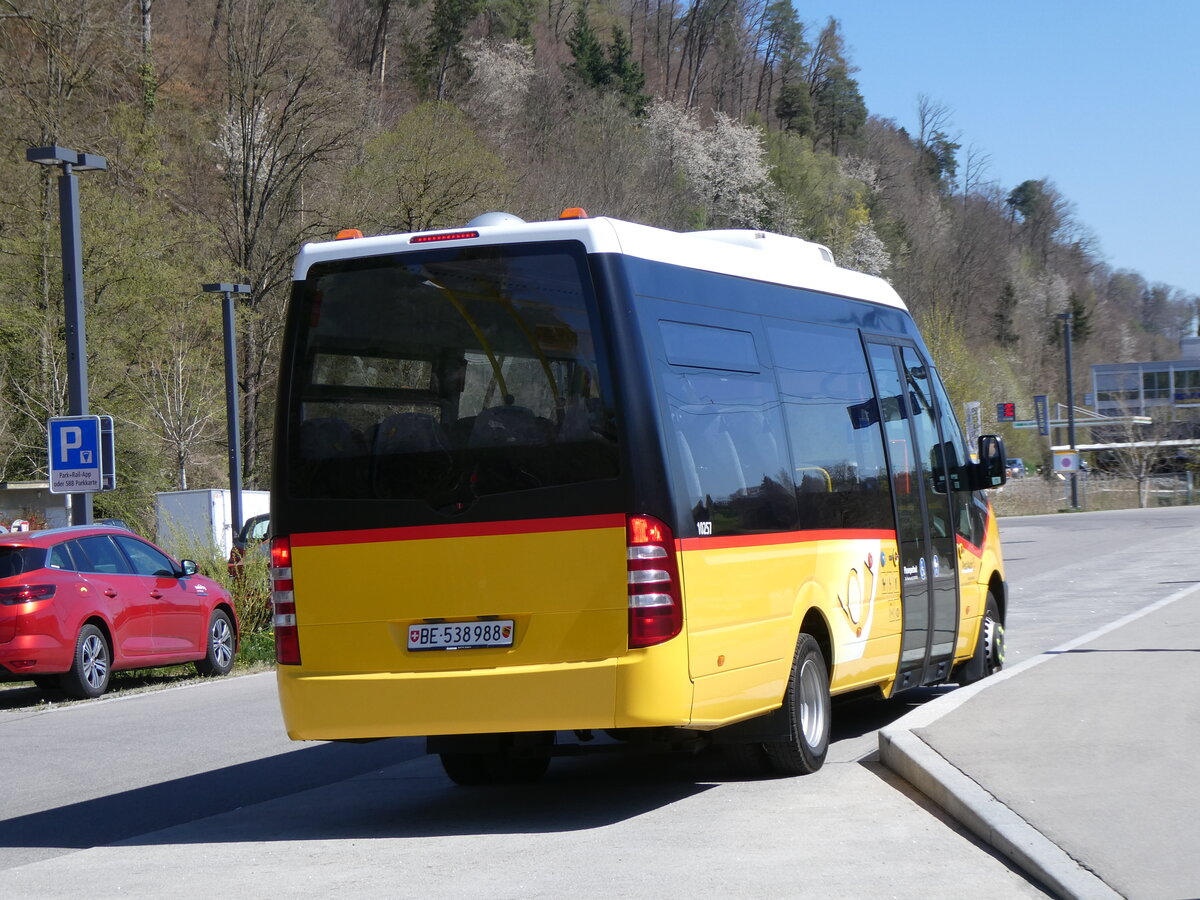 /273'848) - PostAuto Bern - BE 538'988/PID 10'257 - Mercedes (ex PostAuto Graubnden; ex PostAuto Zentralschweiz Nr. 201; ex PostAuto Zentralschweiz Nr. 31; ex PostAuto Zentralschweiz Nr. 21; ex Thepra, Stans Nr. 21) am 11. April 2025 beim Bahnhof Laupen