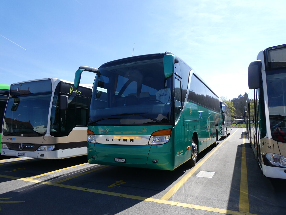 (273'866) - Feuz, Innertkirchen - ZH 32'916 U - Setra am 12. April 2025 in Winterthur, Daimler Buses