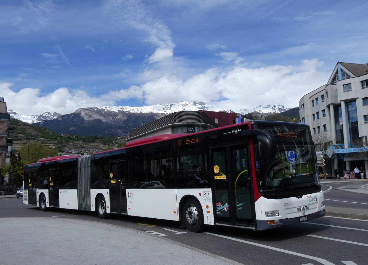 (273'974) - PostAuto Wallis - Nr. 61/VS 26'738/PID 5096 - MAN (ex Lathion, Sion Nr. 61) am 14. April 2025 beim Bahnhof Sion