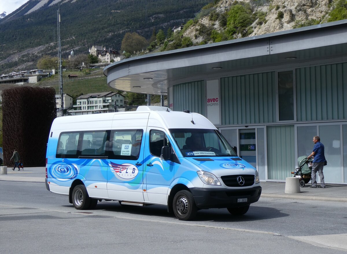 (274'005) - LBB Susten - Nr. 10/VS 38'010 - Mercedes am 14. April 2025 beim Bahnhof Leuk