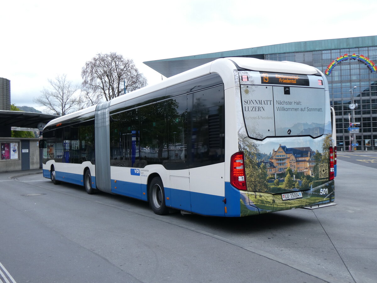 (274'025) - VBL Luzern - Nr. 501/LU 15'004 - eMercedes am 15. April 2025 beim Bahnhof Luzern
