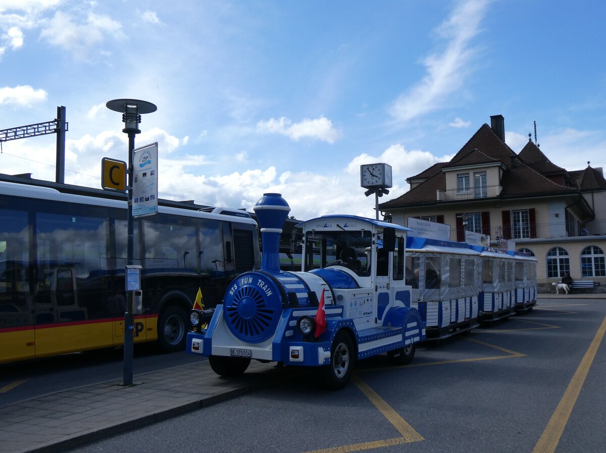 (274'040) - Spiezer Zgli, Spiez - BE 370'014 - am 15. April 2025 beim Bahnhof Spiez
