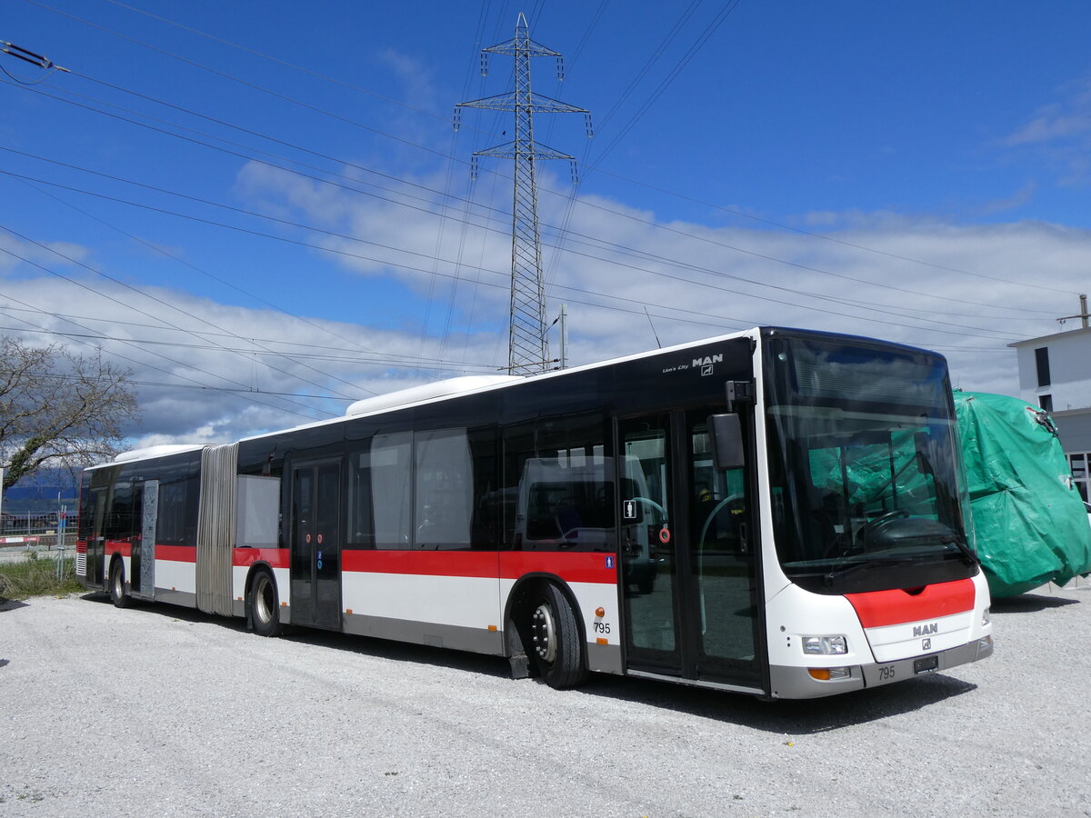 (274'071) - VBZ Zrich - Nr. 795 - MAN (ex St. Gallerbus, St. Gallen Nr. 286) am 18. April 2025 in Kerzers, Murtenstrasse
