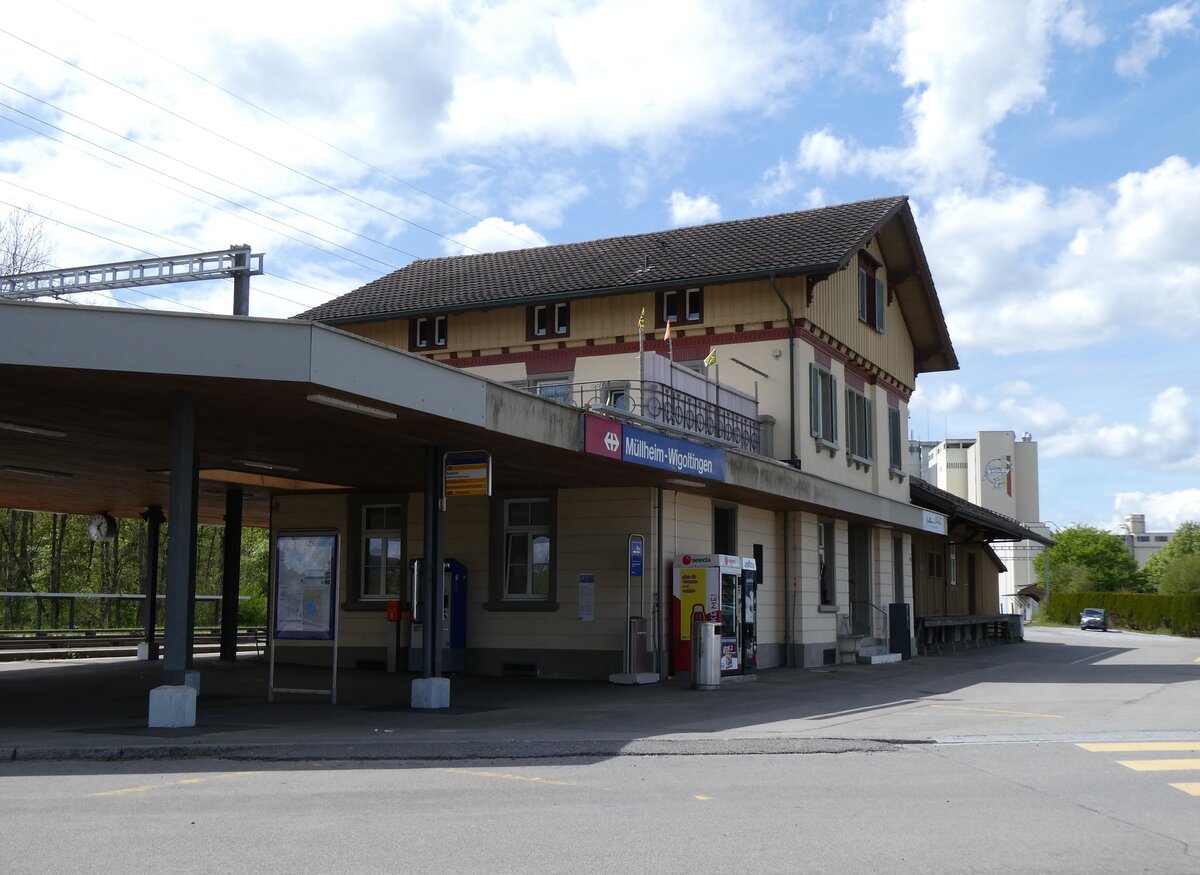 (274'113) - PostAuto-Haltestelle am 22. April 2025 beim Bahnhof M�llheim-Wigoltingen