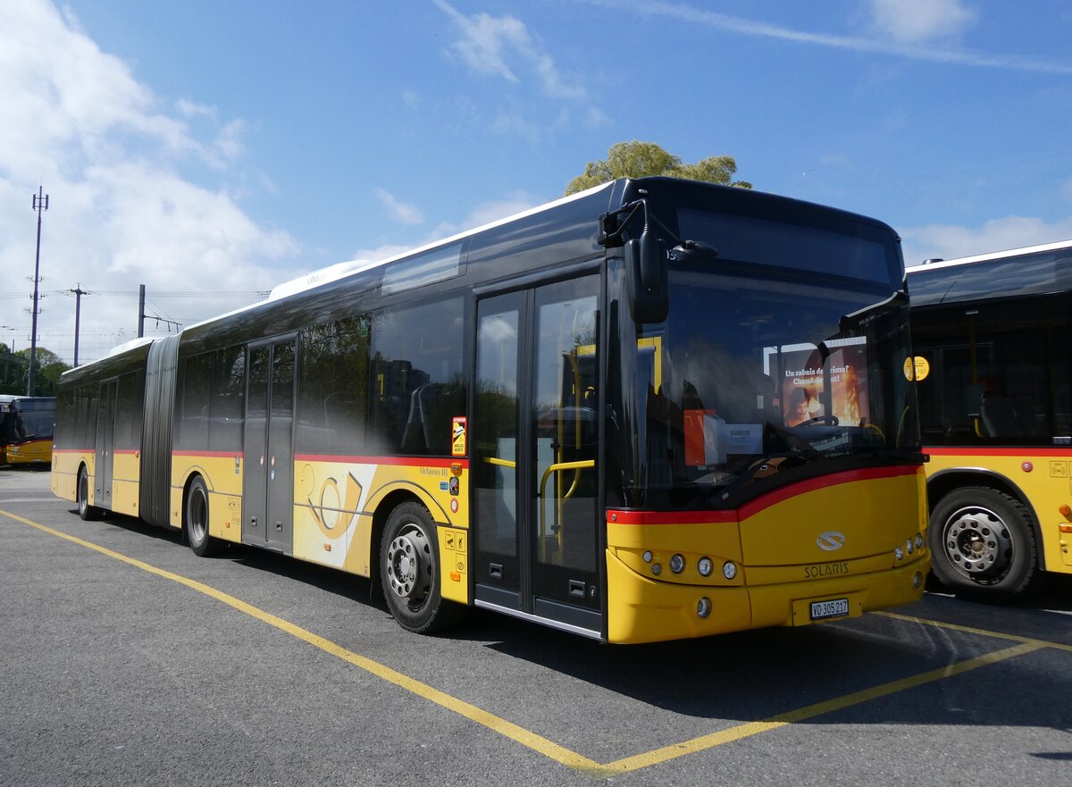 (274'232) - CarPostal Ouest - VD 305'217/PID 10'356 - Solaris am 26. April 2025 in Yverdon, Garage