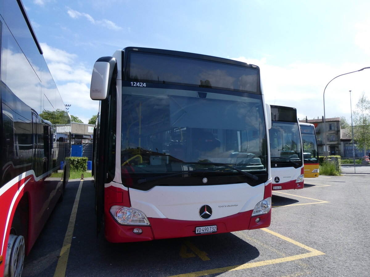 (274'240) - CarPostal Ouest - VD 490'732/PID 12'424 - Mercedes (ex Wiener Linien, A-Wien Nr. 8157) am 26. April 2025 in Yverdon, Garage