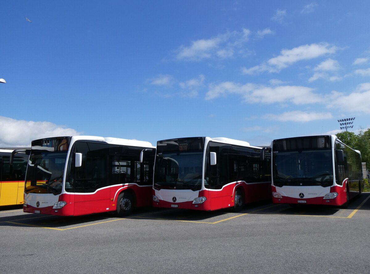 (274'245) - CarPostal Ouest - VD 644'188/PID 12'317 - Mercedes (ex Breuss, A-Rankweil; ex Wiener Linien, A-Wien Nr. 8134) + VD 490'732/PID 12'424 - Mercedes (ex Wiener Linien, A-Wien Nr. 8157) + VD 644'187/PID 12'316 + Mercedes (ex Breuss, A-Rankweil; ex Wiener Linien, A-Wien Nr. 8133) am 26. April 2025 in Yverdon, Garage 