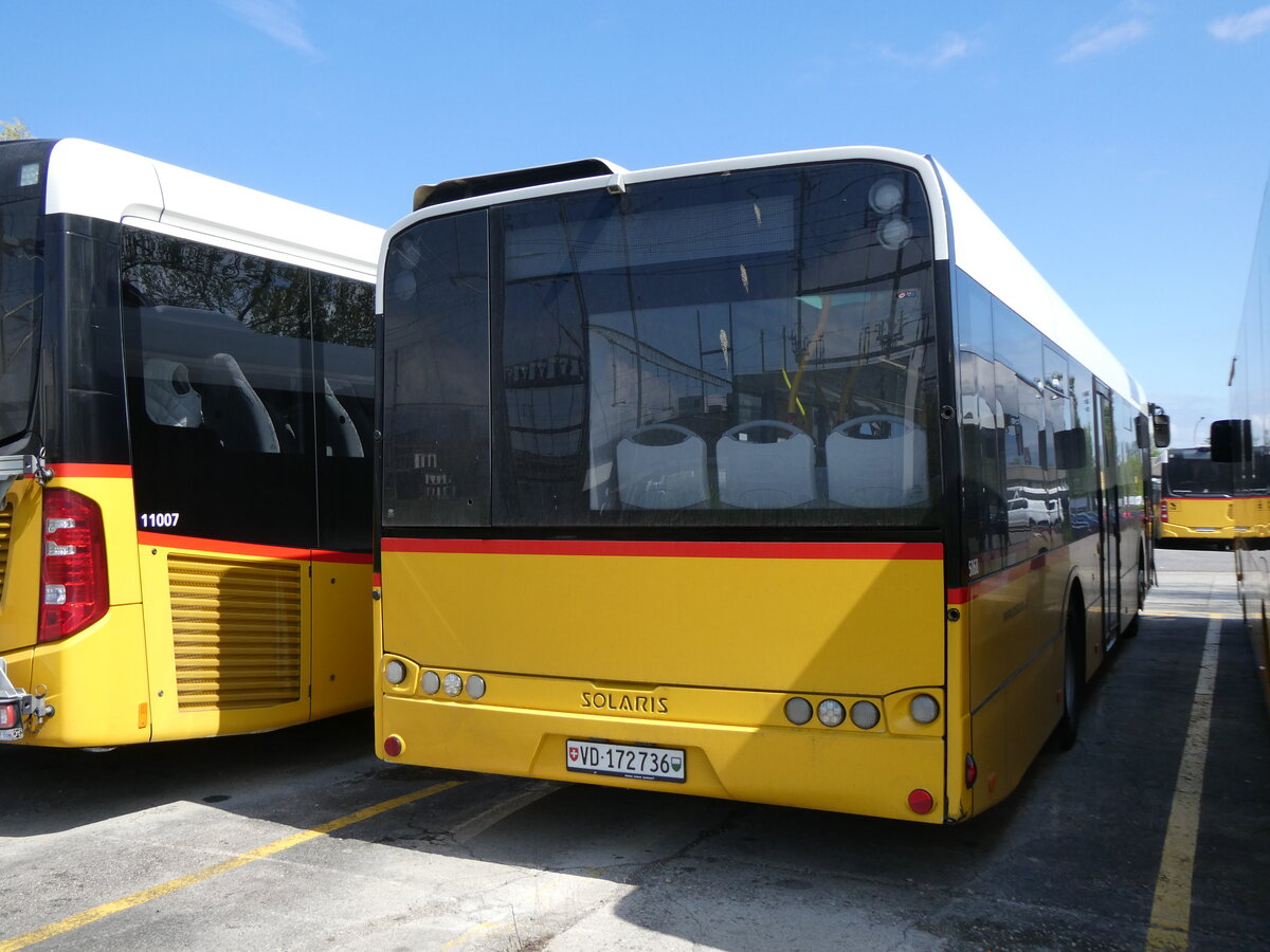 (274'250) - CarPostal Ouest - VD 172'736/PID 5068 - Solaris (ex PostAuto Bern) am 26. April 2025 in Yverdon, Garage
