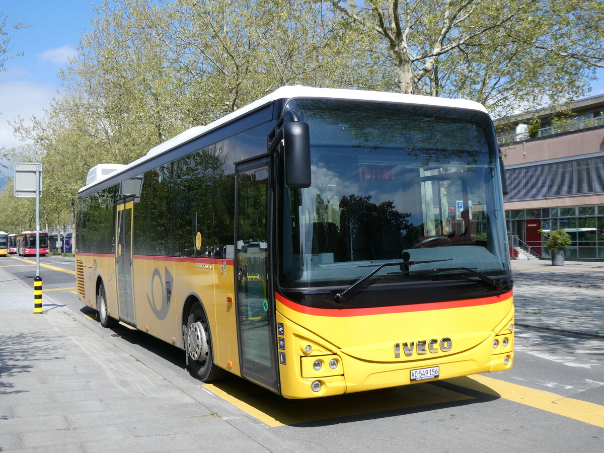 (274'253) - CarPostal Ouest - VD 549'156/PID 11'972 - Iveco am 26. April 2025 beim Bahnhof Yverdon