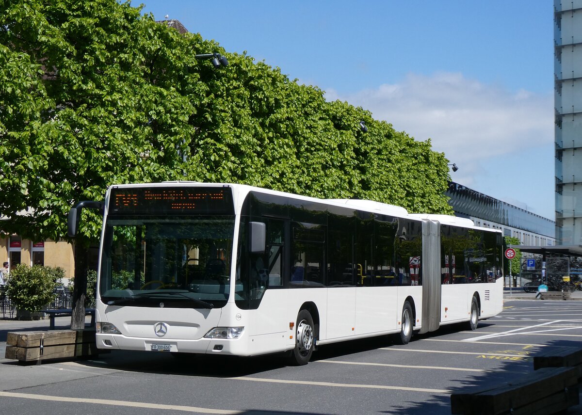(274'289) - Wieland, Murten - Nr. 134/FR 300'606 - Mercedes (ex Interbus, Yverdon Nr. 222; ex VBL Luzern Nr. 161) am 26. April 2025 beim Bahnhof Neuchtel