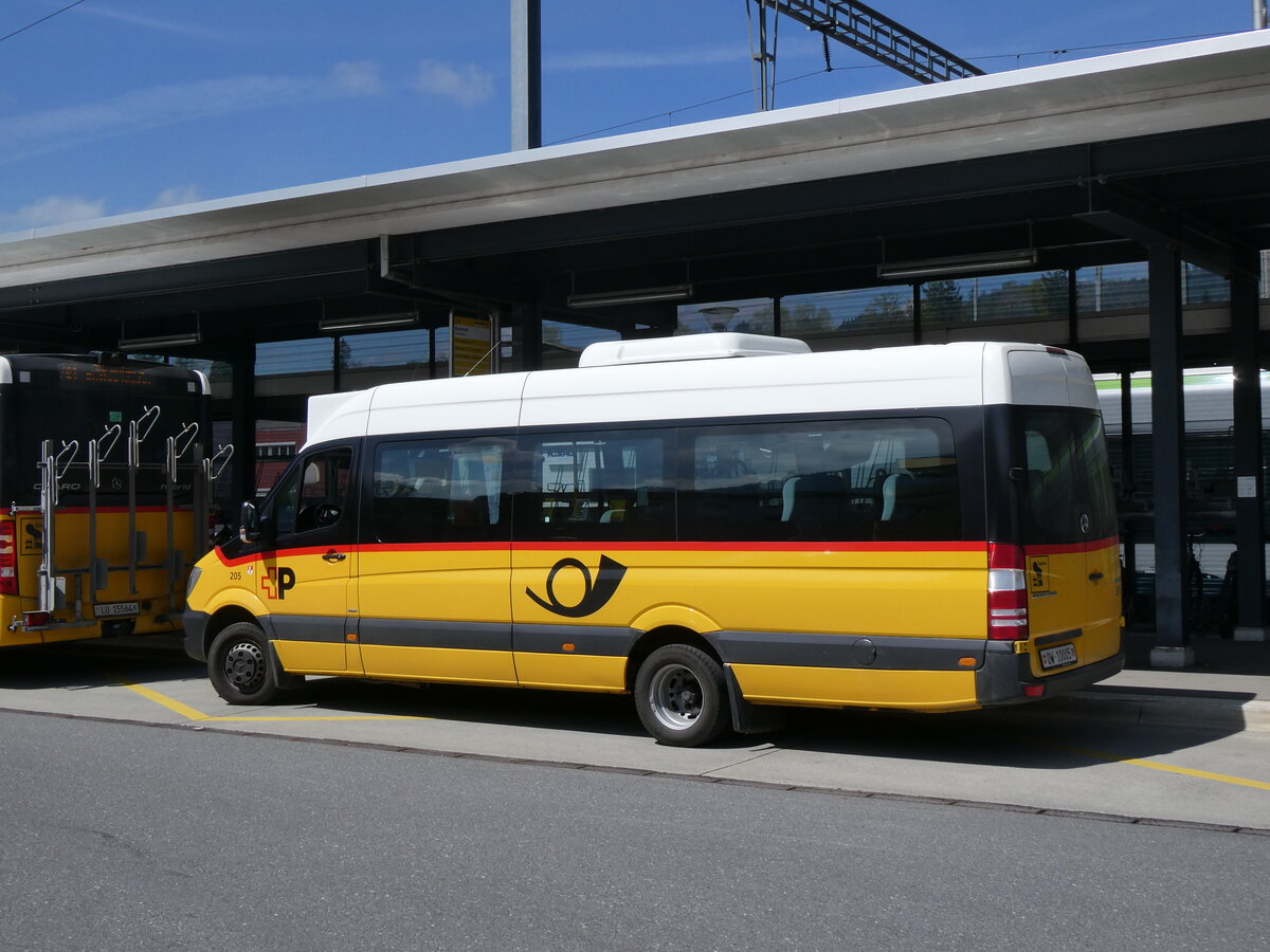 (274'340) - PostAuto Zentralschweiz - Nr. 205/OW 10'005/PID 10'531 - Mercedes (ex Nr. 15; ex Dillier, Sarnen Nr. 15) am 28. April 2025 beim Bahnhof Schpfheim