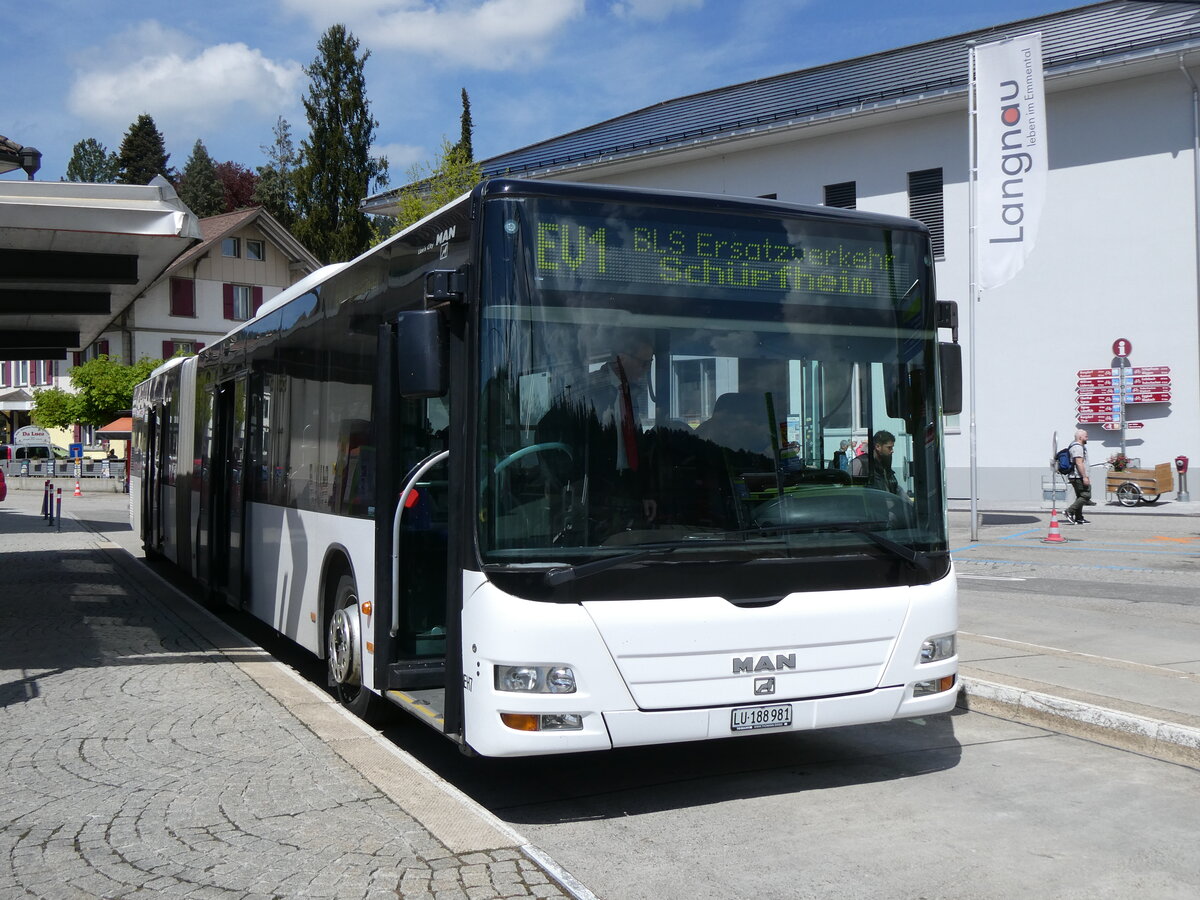 (274'356) - Hfliger, Sursee - Nr. 7/LU 188'981 - MAN (ex St. Gallerbus, St. Gallen Nr. 298) am 28. April 2025 beim Bahnhof Langnau